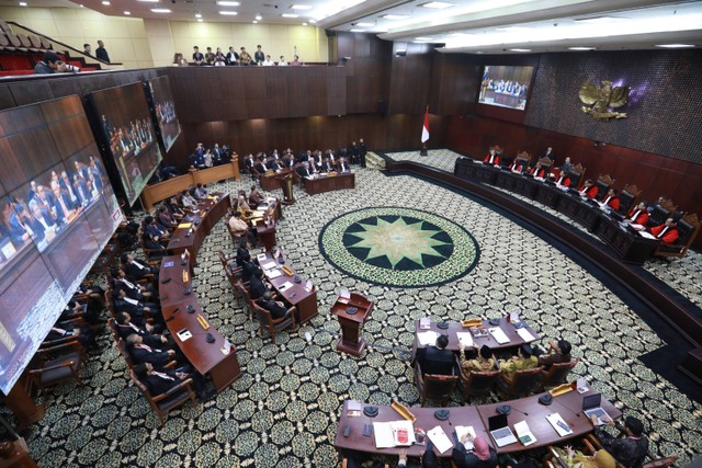 Suasana sidang perdana perselisihan hasil Pemilu (PHPU) atau Pilpres 2024 di Gedung Mahkamah Konstitusi, Jakarta, Rabu (27/3/2024). Foto: Aditia Noviansyah/kumparan