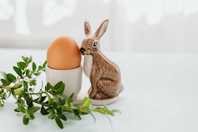 Ilustrasi kenapa paskah identik dengan kelinci dan telur. Sumber: Pexels/Karolina Grabowska