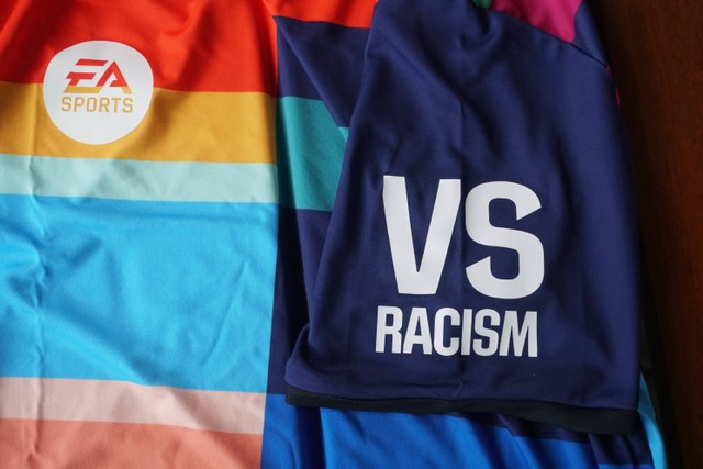 Kaus LALIGA bertajuk 'Unity' untuk memerangi rasialisme. Foto: Dok. Istimewa