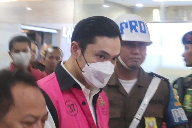 Harvey Moeis Suami Sandra Dewi Ditahan Kejagung Usai jadi Tersangka ke-16