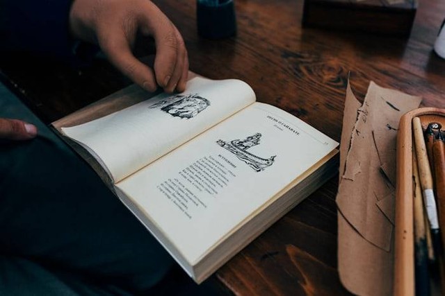 Ilustrasi Puisi tentang Ramadan 3 Bait. Sumber: unsplash.com/ Katie Moum