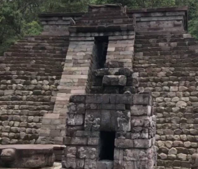 Ilustrasi candi sukuh. Foto: wikipedia.org