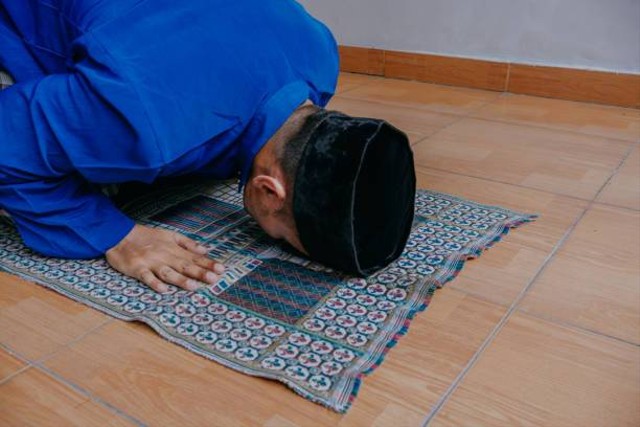 Ilustrasi Bacaan Dan Tata Cara Sholat Witir, Foto: Unsplash/Badass Artists.