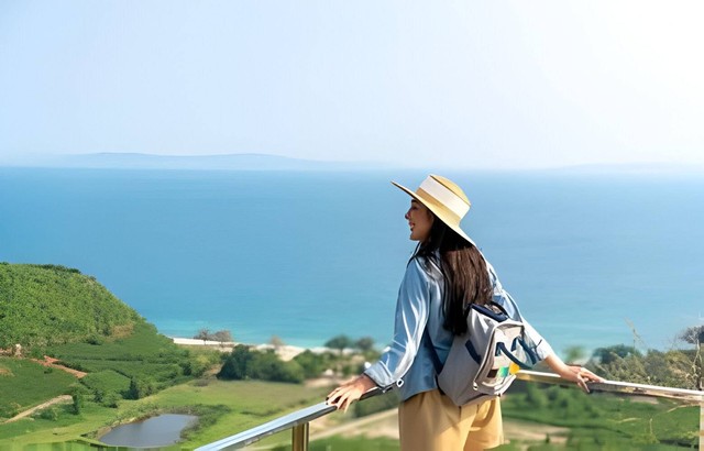 https://www.shutterstock.com/id/image-photo/4k-young-beautiful-asian-woman-backpack-2149319881