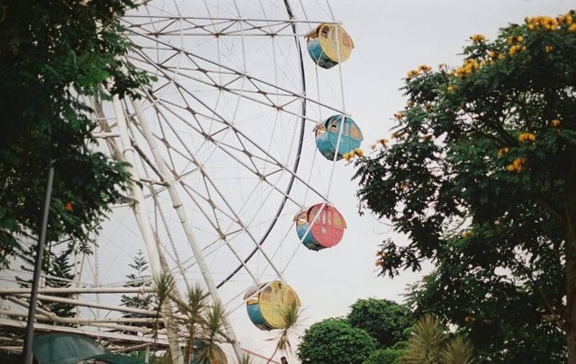 Nimo Eye Bandung. Foto hanyalah ilustrasi bukan tempat sebenarnya. Sumber: Unsplash/Imanuel Reza Setyo