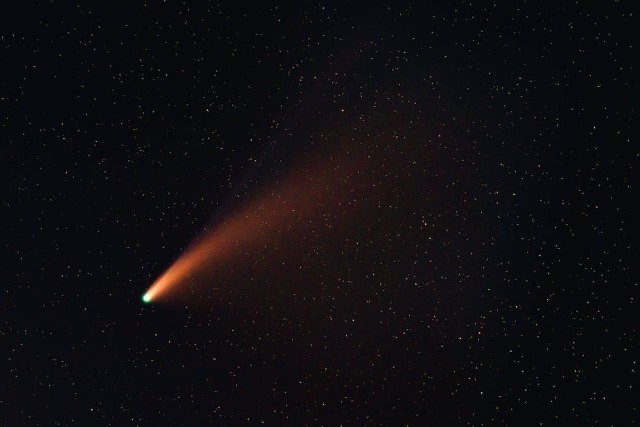 Ilustrasi Arah ekor komet adalah, foto;pexels