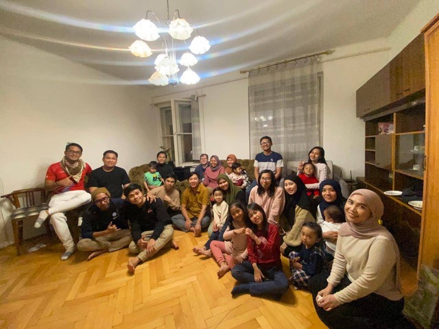 Acara kumpul sekaligus buka bersama pelajar Indonesia di Szeged, Hungaria | sumber: Dokumentasi pribadi