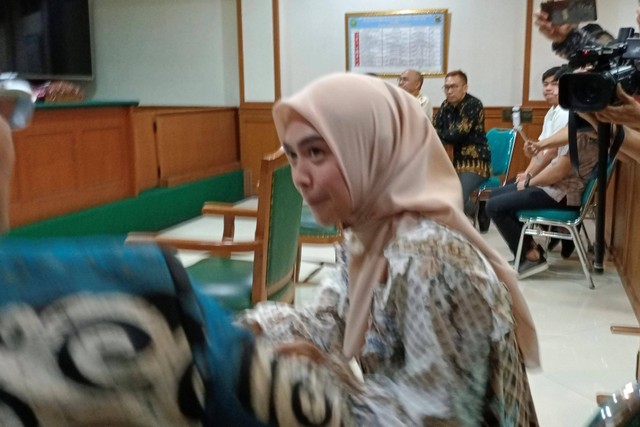 Selebgram Ria Ricis Tiba di Pengadilan Agama Jakarta Selatan, Senin (1/4/2024) Foto: Aprilandika Pratama/kumparan