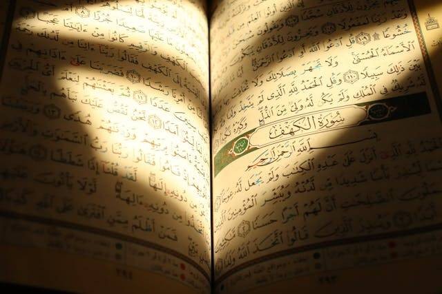 Ilustrasi Doa Setelah Membaca Surat Al-Waqiah. Sumber: Pexels/Safa