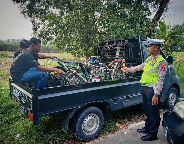 Polisi amankan pemuda saat balap liar | Foto: Humas Polres Lampung Tengah