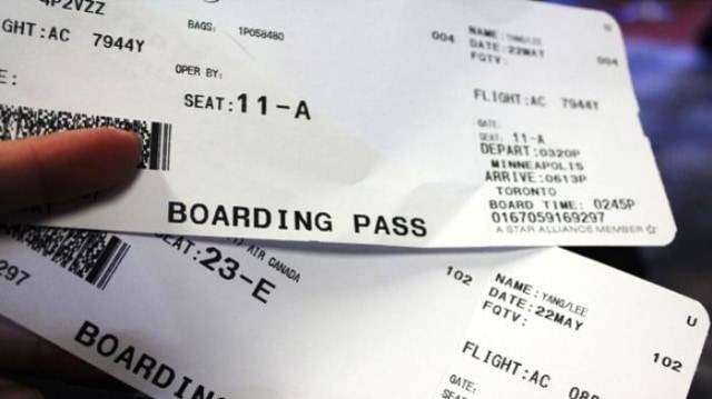 Ilustrasu tiket pesawat. Jelang mudik lebaran harga tiket pesawat dari Jakarta ke Pontianak alami penurunan. Foto: Dok. Kumparan