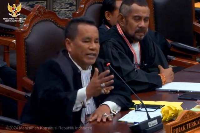 Hotman Paris di Mahkamah Konstitusi, Jakarta, Rabu (3/4/2024) Foto: Dok Youtube Mahkamah Konstitusi