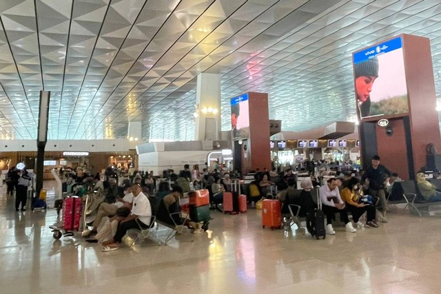 Pemudik mulai padati Terminal 3 Domestik Bandara Internasional Soekarno Hatta, Cengkareng Foto: Rini Friastuti/kumparan