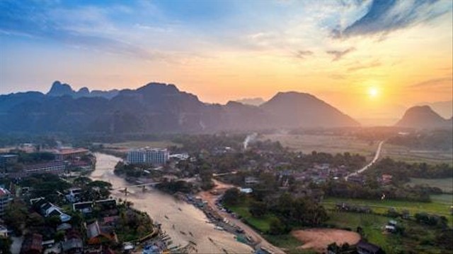 Ilustrasi Peran Sungai Mekong bagi Negara Laos. Sumber: Unsplash