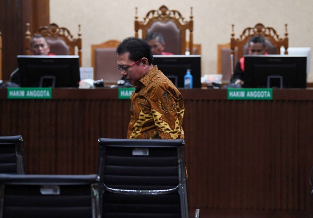 Terdakwa kasus dugaan suap dan gratifikasi pengurusan perkara di Mahkamah Agung (MA) Hasbi Hasan menjalani sidang pembacaan putusan di Pengadilan Tipikor, Jakarta, Rabu (3/4/2024). Foto: Akbar Nugroho Gumay/ANTARA FOTO