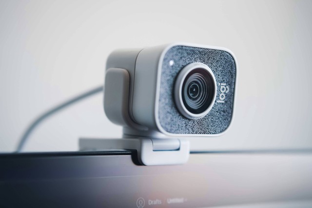 Ilustrasi webcam terbaik 2024. Foto: Unsplash.com