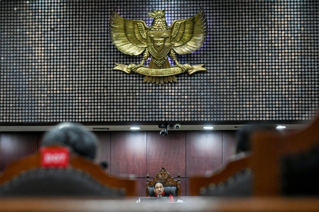 Ketua Mahakamah Konstitusi (MK) Suhartoyo memimpin sidang lanjutan sengketa hasil Pilpres 2024 di Mahkamah Konstitusi, Jakarta, Kamis (4/4/2024). Foto: Hafidz Mubarak A/ANTARA FOTO