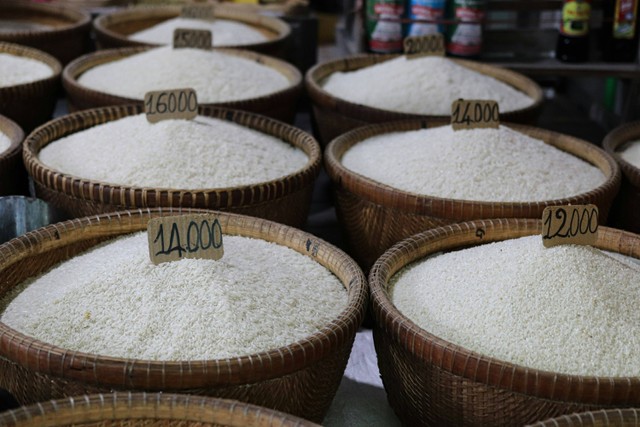 Ilustrasi untuk berapa kilo beras untuk zakat fitrah? Sumber: unsplash.com/Nathan Cima