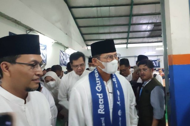 Menparekraf Sandiaga Uno saat meresmikan Wisata Al-Quran di Syaamil Quran, Kota Bandung, Kamis (4/4/2024) Foto: Rachmadi Rasyad/kumparan
