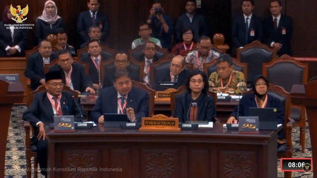 Empat menteri Jokowi memberikan keterangan sebagai saksi di sidang PHPU Pilpres 2024. Foto: Dok. SC YouTube MKRI