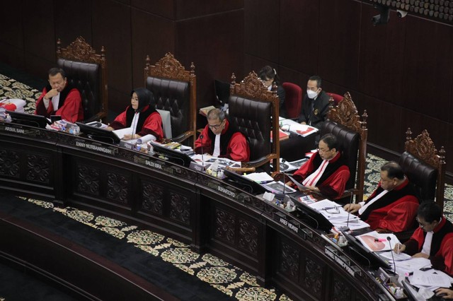 Suasana sidang lanjutan sengketa hasil Pilpres 2024 di Mahkamah Konstitusi, Jakarta, Jumat (5/4/2024). Foto: Jamal Ramadhan/kumparan