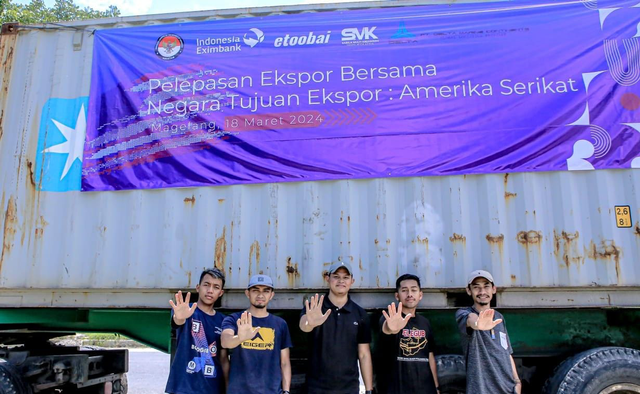 Lembaga Pembiayaan Ekspor Indonesia (LPEI) melepaskan UKM asal Magelang ke yang akan diekspor ke Amerika Serikat. Foto: LPEI