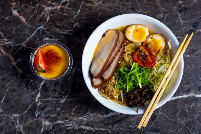 Ramen di Grand Indonesia. Foto Hanya Ilustrasi, Bukan Tempat Sebenarnya. Sumber Unsplash Stephen Bedase