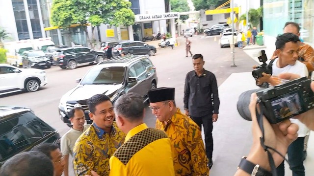 Walkot Medan Bobby Nasution Ikut dalam Pengarahan Ketum Golkar Airlangga Hartarto untuk Kepala Daerah Pilkada 2024. Foto: Paulina Herasmaranindar/kumparan