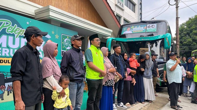 Pelepasan mudik perubahan di DPP PKB, Jalan Raden Saleh, Jakarta Pusat, Sabtu (6/4/2024). Foto: Haya Syahira/kumparan