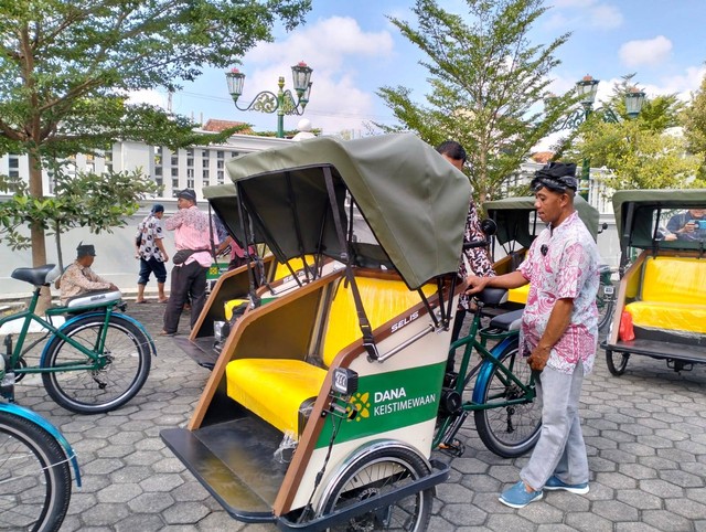 Becak listrik. Foto: M Wulan