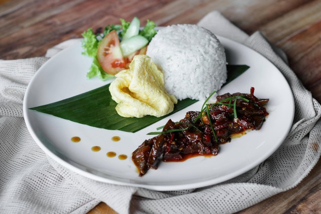 Restoran Sunda di Cibubur. Foto hanya ilustrasi. Foto: Pexels/Rama Tria Wijaya.