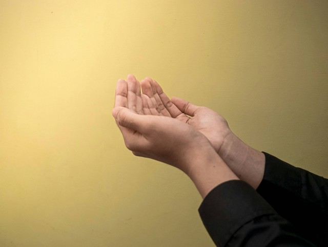 Ilustrasi untuk doa menerima zakat fitrah, Foto: Unsplash/Masjid Pogung Dalangan