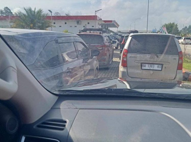 Kondisi kemacetan di rest area KM 20 B Tol Bakauheni - Terbanggi Besar | Foto : Istimewa