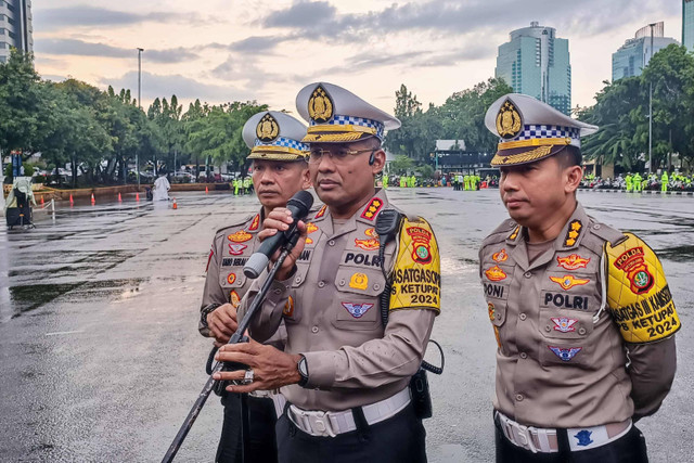 Dirlantas Polda Metro Jaya Kombes Pol Latif Usman saat dijumpai usai Apel Gelar pasukan pengamanan malam takbiran 2024, Selasa (9/4/2024) Foto: Thomas Bosco/kumparan