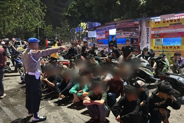 196 pemuda ditangkap saat malam takbiran, 6 di antaranya positif narkoba di Jakarta Barat, Selasa (9/4/2024) Foto: Dok Polsek Grogol Petamburan