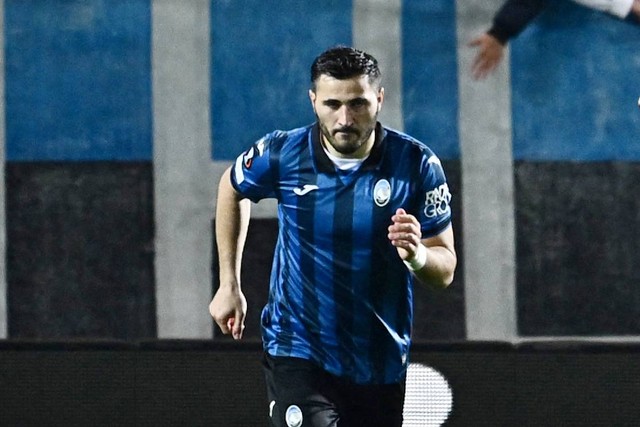 Pemain Atalanta Sead Kolasinac. Foto: GABRIEL BOUYS / AFP