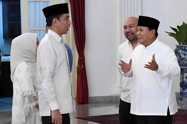 Prabowo Subianto bersama putranya bersilaturahmi Lebaran hari kedua mengunjungi Presiden Jokowi, Kamis (11/4/2024) Foto: Dok Tim Prabowo