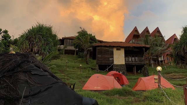 Sumber: Dokumentasi pribadi, Sunrise di Camping Ground Pantai Menganti, Kebumen 2024