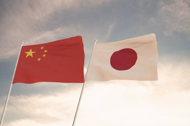 ilustrasi Bendera Cina dan Jepang| | foto: istockphoto.com