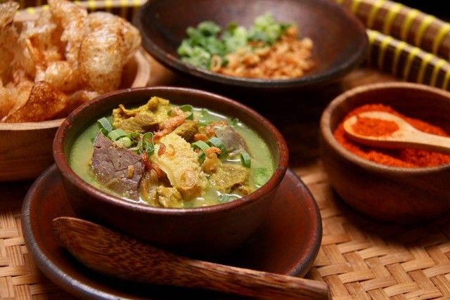 Ilustrasi makanan khas Idul Adha yakni gulai kambing. Foto: Shutterstock