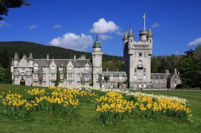 Kastil Balmoral, Kediaman Kerajaan Skotlandia. Foto: DWL Images/Shutterstock