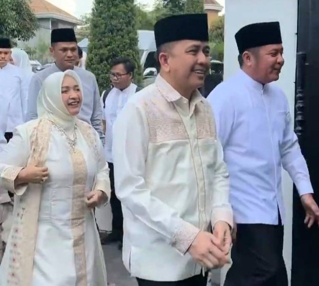 Pj Gubernur Sumsel, Agus Fatoni, saat bersilaturahmi dengan Herman Deru. (ist)