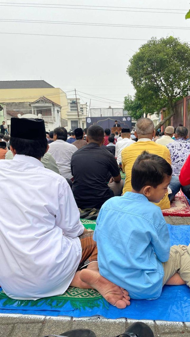 Sholat Idul Fitri Masjid Baitul Hikmah Lapangan Mars, sumber : dokumen pribadi 