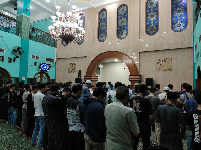 Suasana Sholat Magrib di Masjid Jogokariyan