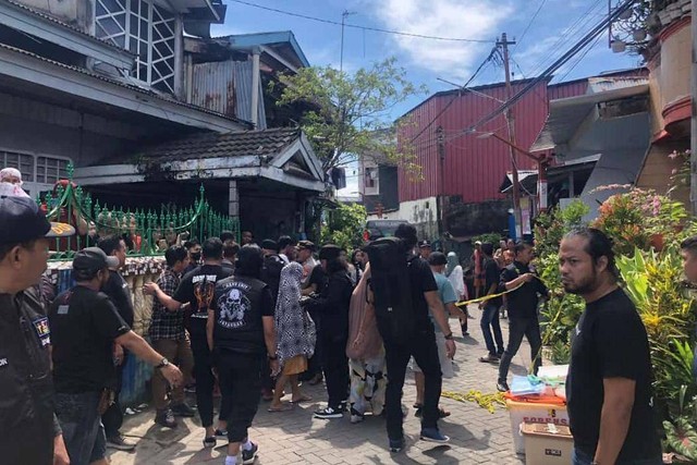 TKP rumah suami bunuh dan cor istri di Makassar, Minggu (14/4/2024) Foto: Dok Polda Sulsel