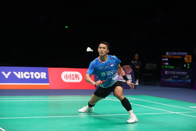 Tunggal putra Indonesia Jonatan Christie dalam partai final Badminton Asia Championship 2024 di China, Minggu (14/4/2024). Foto: PBSI