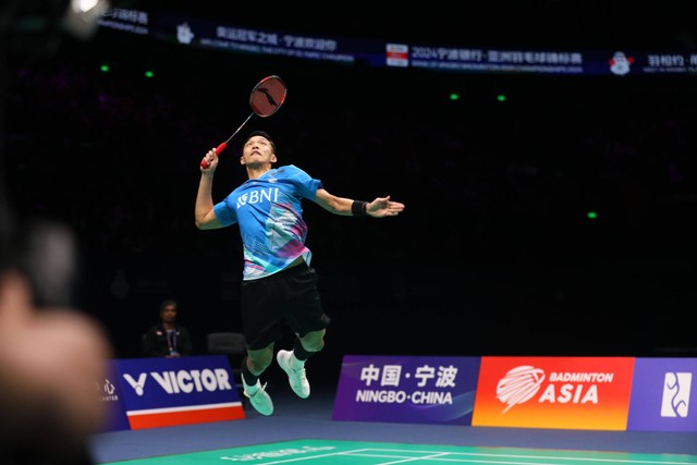 Tunggal putra Indonesia Jonatan Christie dalam partai final Badminton Asia Championship 2024 di China, Minggu (14/4/2024). Foto: PBSI