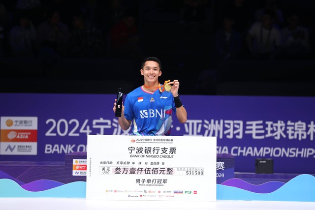 Tunggal putra Indonesia Jonatan Christie juara Badminton Asia Championship 2024 di China, Minggu (14/4/2024). Foto: PBSI