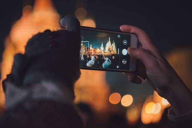 Ilustrasi teknik fotografi malam hari. Foto: Artem Maltsev/Unsplash