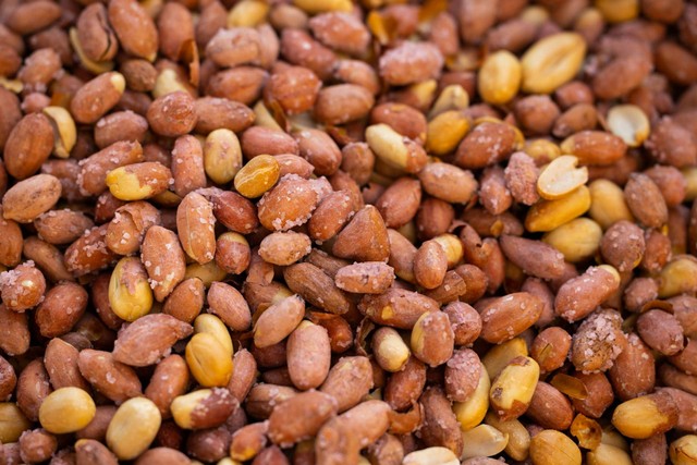 Ilustrasi untuk Kacang Goreng Berapa Kalori. Sumber: Unsplash/Engin Akyurt